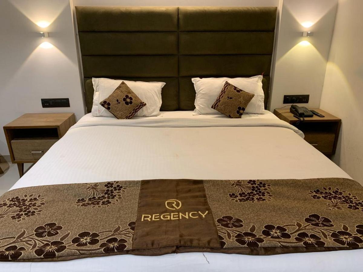 Hotel Regency Surat Exterior photo