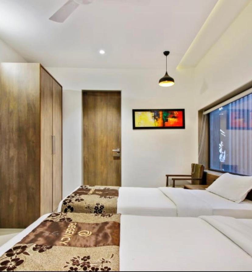 Hotel Regency Surat Exterior photo
